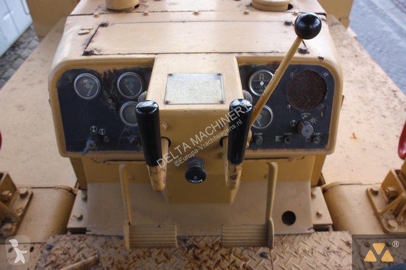 Bulldozer Caterpillar D6E Fuel tanker