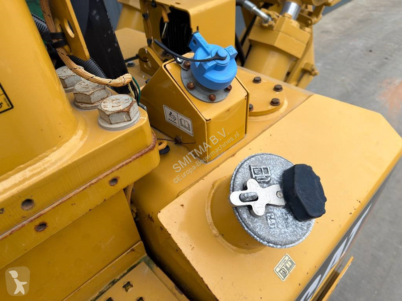 Buldozér Caterpillar - CE
