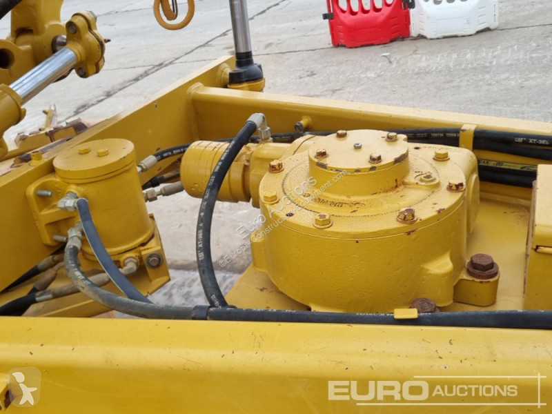 Buldozer Caterpillar 2