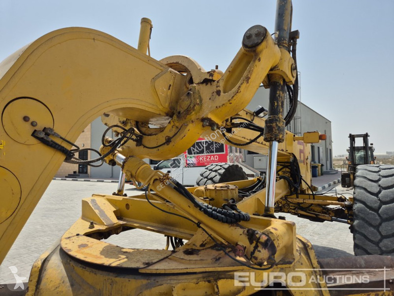 Bulldozer Komatsu GD825A-2