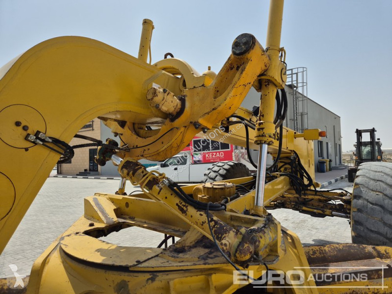 Buldozer Komatsu GD825A-2