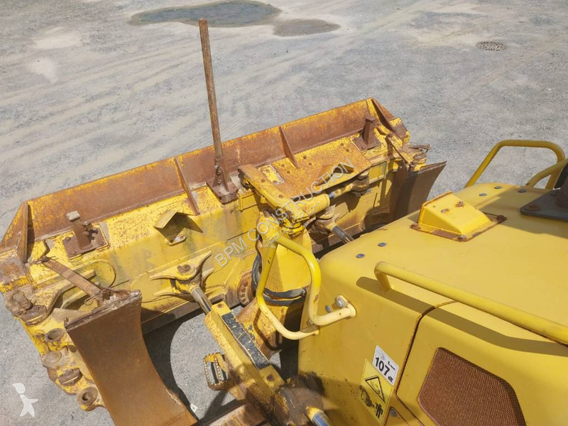 بلدوزر Komatsu