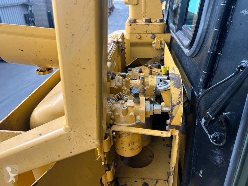 بلدوزر Caterpillar R II