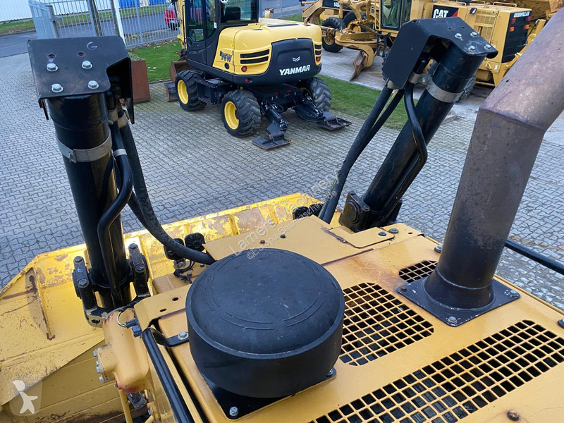 Бульдозер Caterpillar D6T