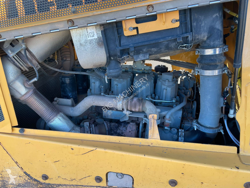 بلدوزر Liebherr 736LGP