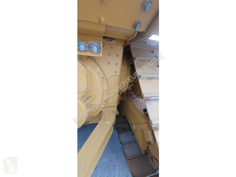 بلدوزر Caterpillar D6