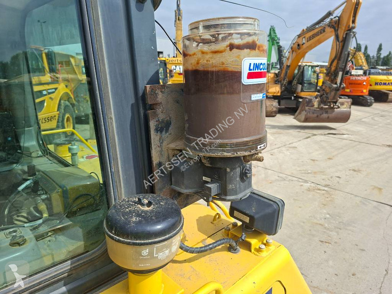 بلدوزر Komatsu (with Topcon 3D GPS)