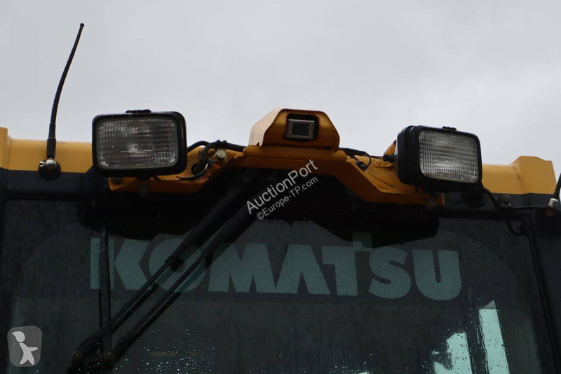 بلدوزر Komatsu