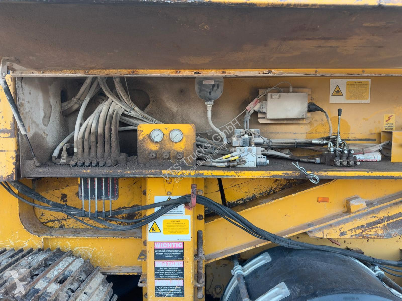 بلدوزر  Extec Screens & Crushers C12...