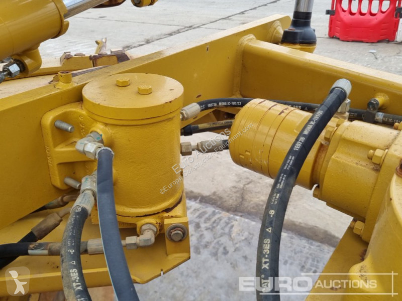 Buldozer Caterpillar 2