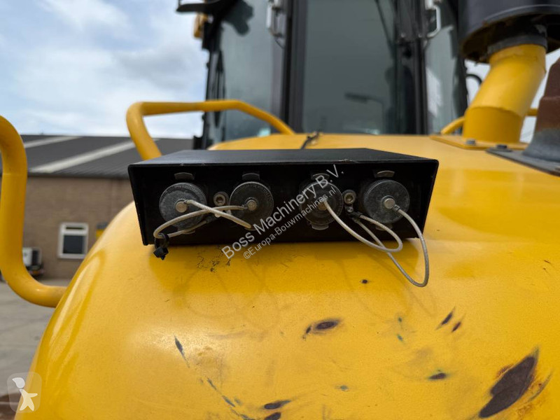 بلدوزر Komatsu -24 - Ripper Valve / Camera / Airco
