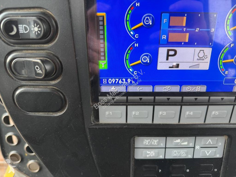 Бульдозер Komatsu 24 - 6-Way Blade / Ripper...