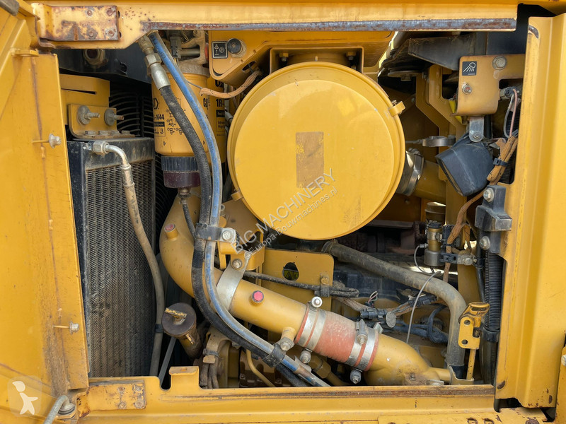 Бульдозер Caterpillar D6T