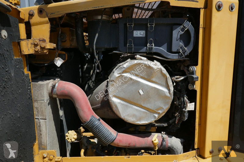 بلدوزر Caterpillar D6T