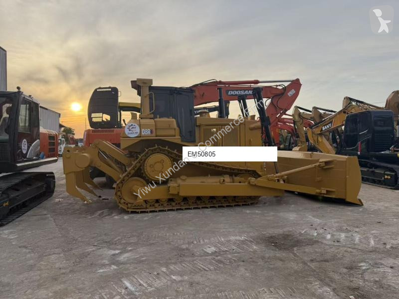 بلدوزر Caterpillar D8R