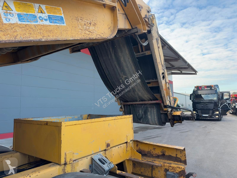 بلدوزر  Extec Screens & Crushers C12...