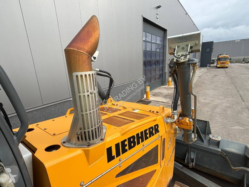 بلدوزر Liebherr PR 736 LGP (Trimble Ready)