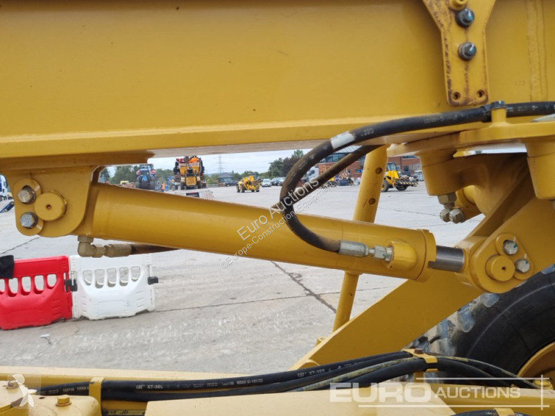 Buldozer Caterpillar 2