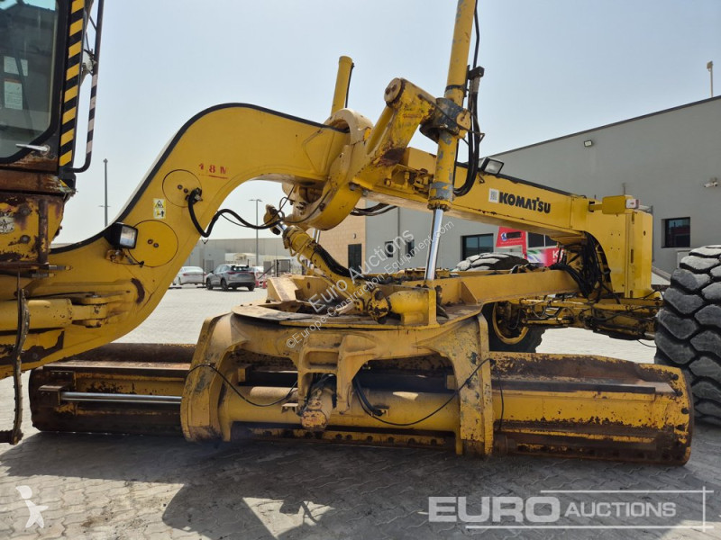 Buldozer Komatsu GD825A-2