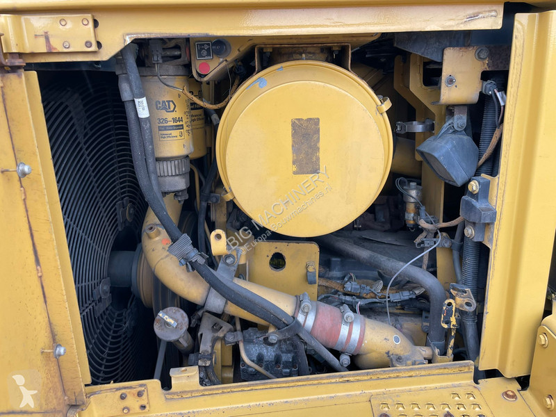 Buldozer Caterpillar D6T