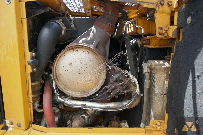 بلدوزر Caterpillar D6T