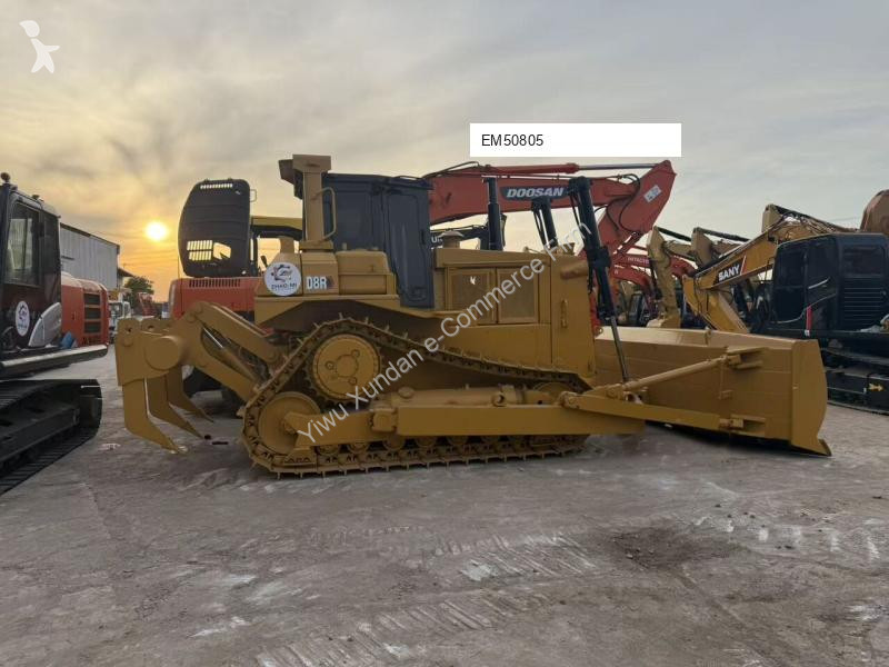 بلدوزر Caterpillar D8R