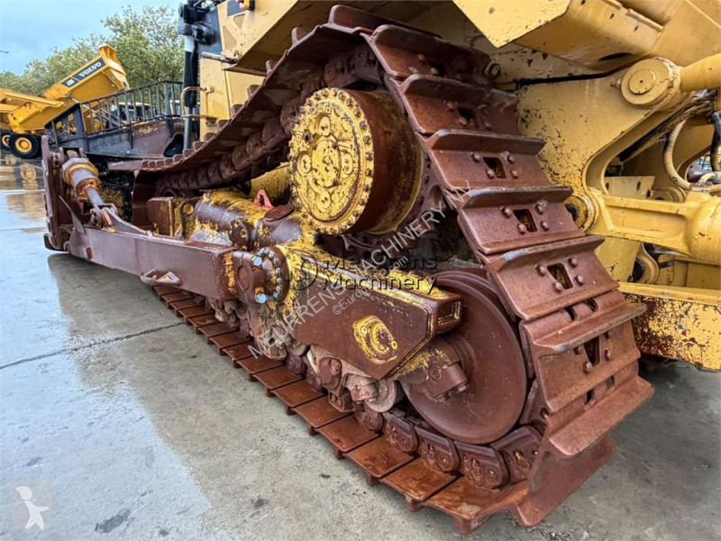 بلدوزر Caterpillar D8T
