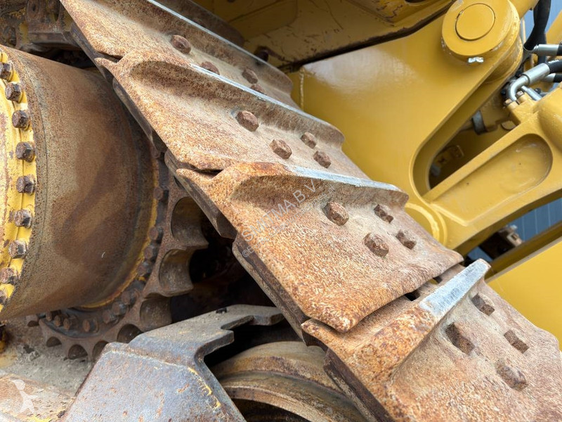Buldozér Caterpillar - CE