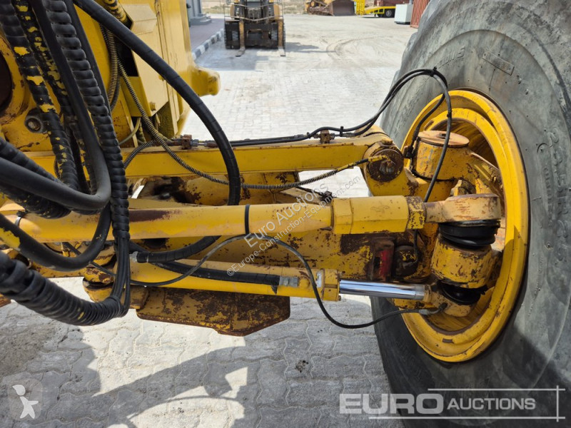 Buldozer Komatsu GD825A-2