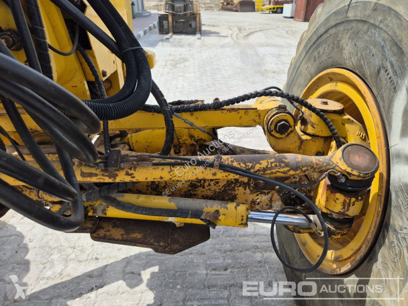 Buldozer Komatsu GD825A-2