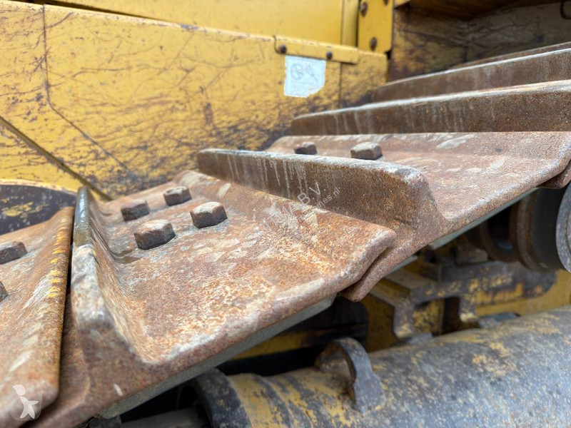 Buldozér Caterpillar D6T
