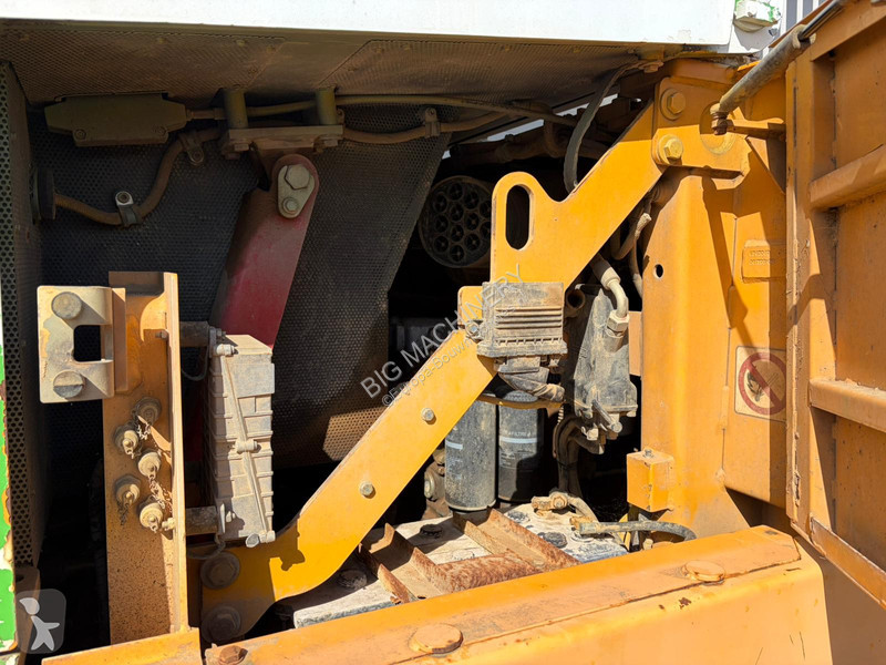 بلدوزر Liebherr LR622B