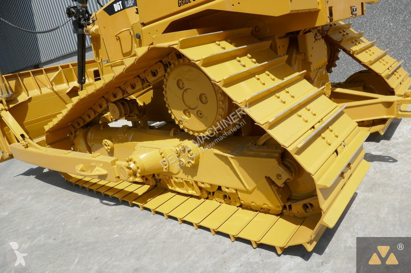بلدوزر Caterpillar D6T
