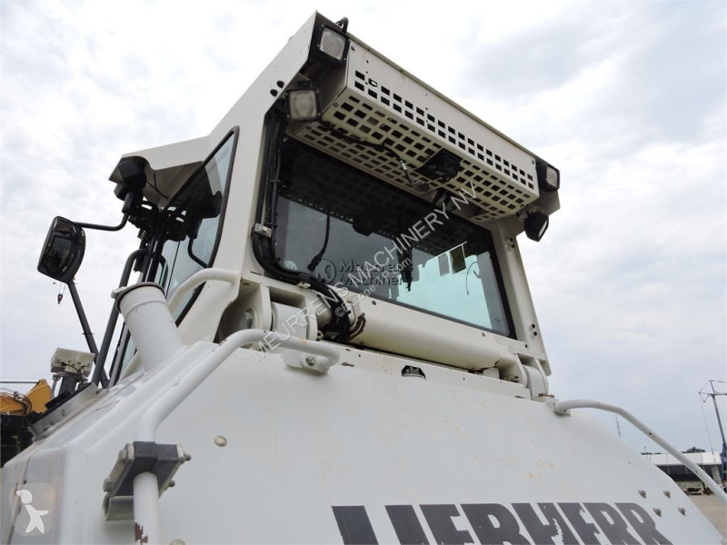 بلدوزر Liebherr