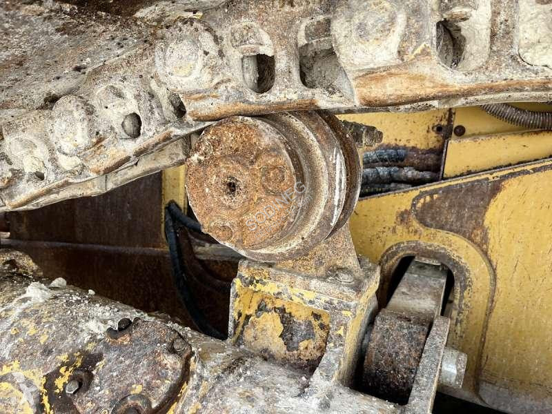 Caterpillar D6M bulldozer