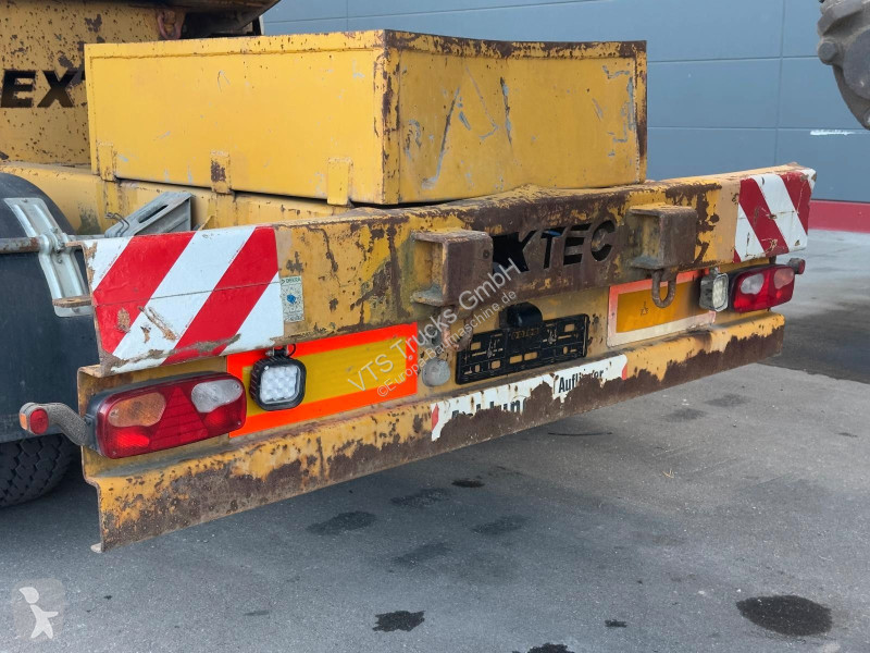 بلدوزر  Extec Screens & Crushers C12...