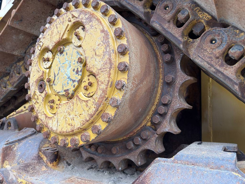 Buldozér Caterpillar - CE