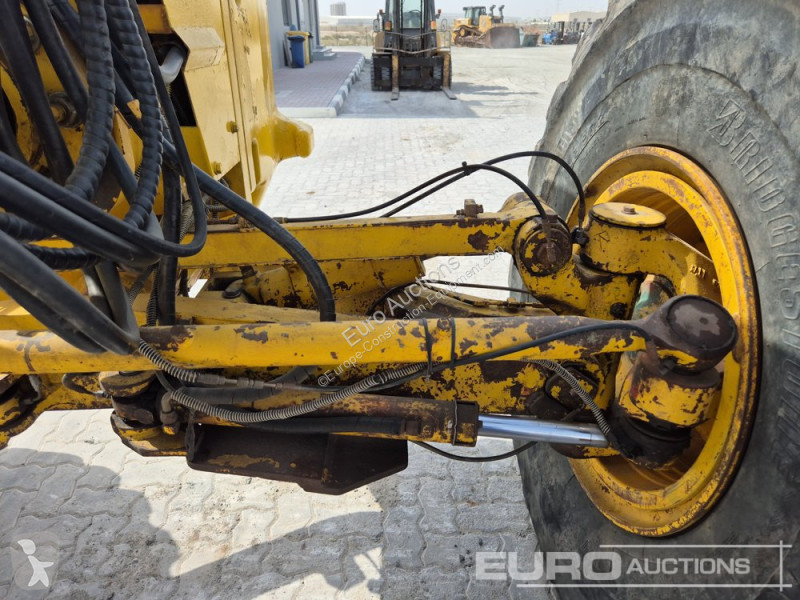Buldozer Komatsu GD825A-2