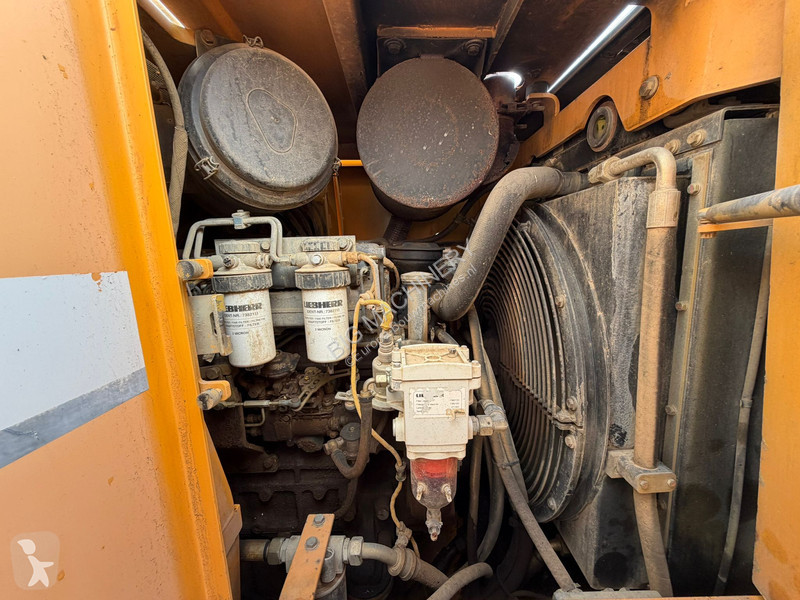بلدوزر Liebherr LR622B