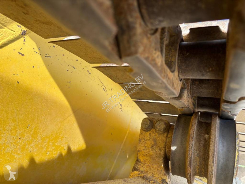 بلدوزر Komatsu D37 PX23