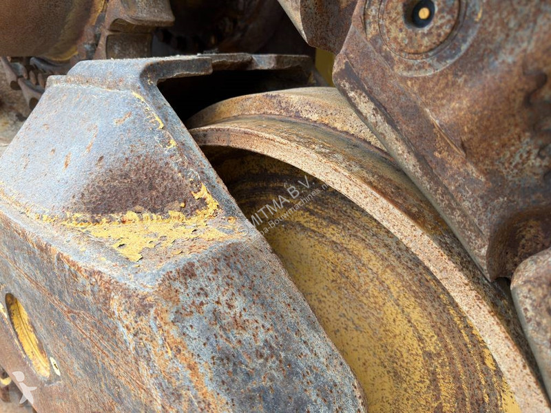 Buldozér Caterpillar - CE
