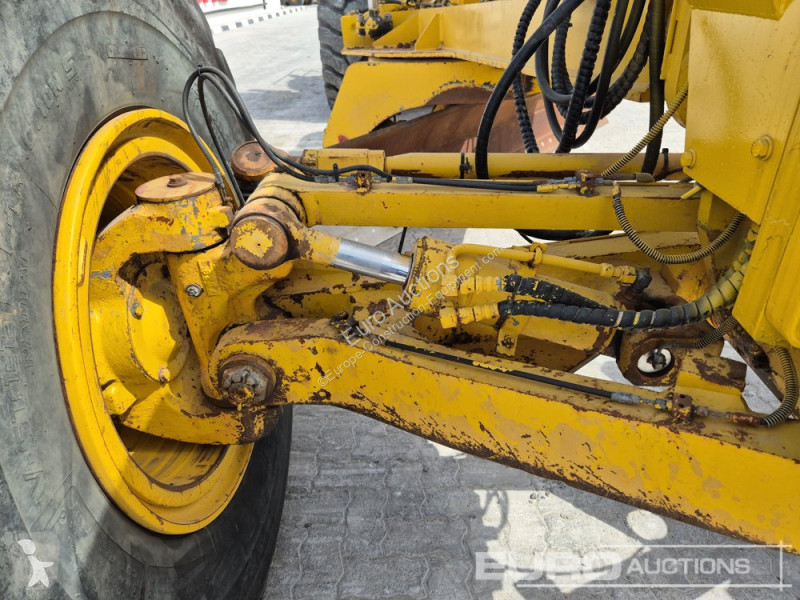 Buldozer Komatsu GD825A-2