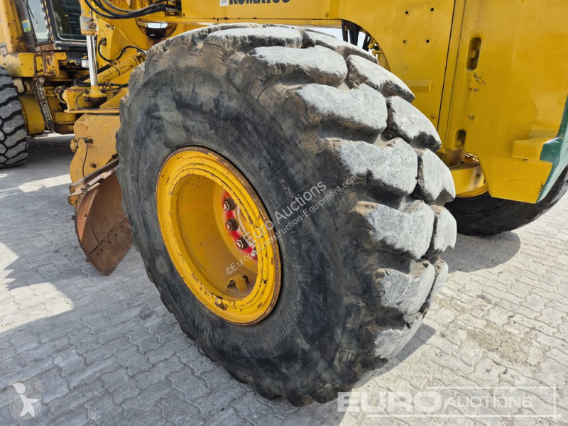 Buldozer Komatsu GD825A-2