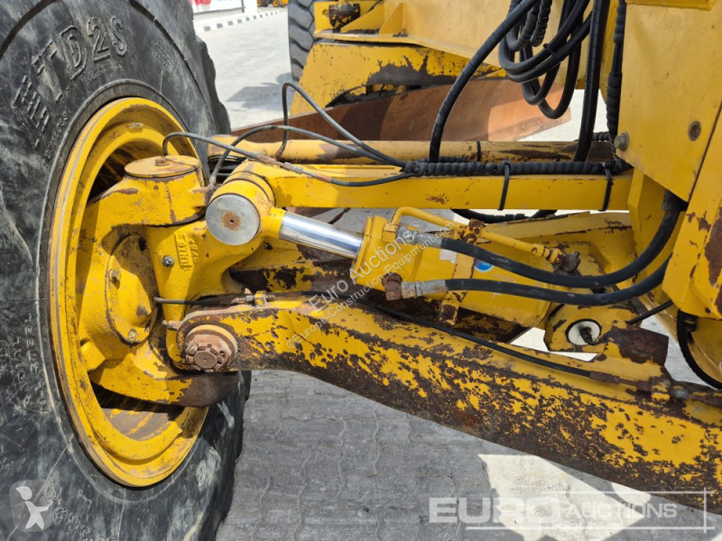 Bulldozer Komatsu GD825A-2