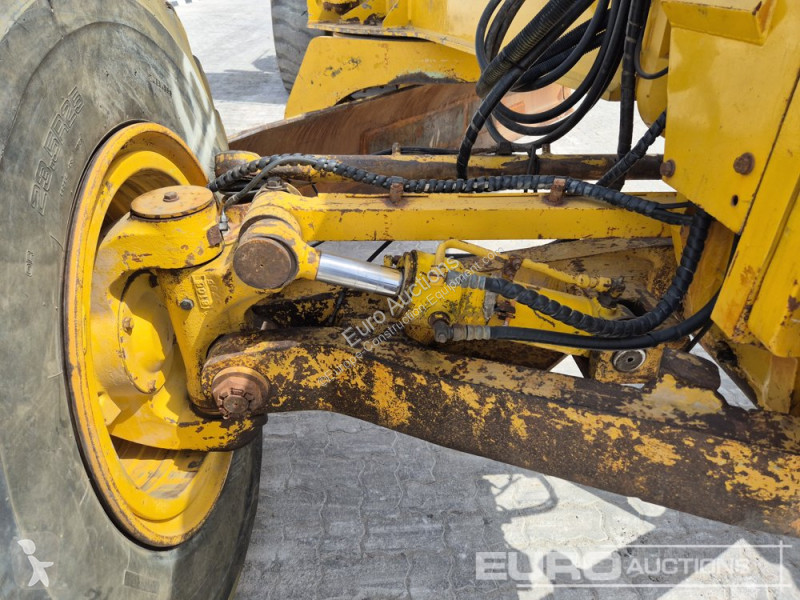 Buldozer Komatsu GD825A-2