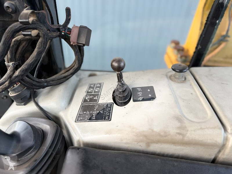 بلدوزر Caterpillar D6N