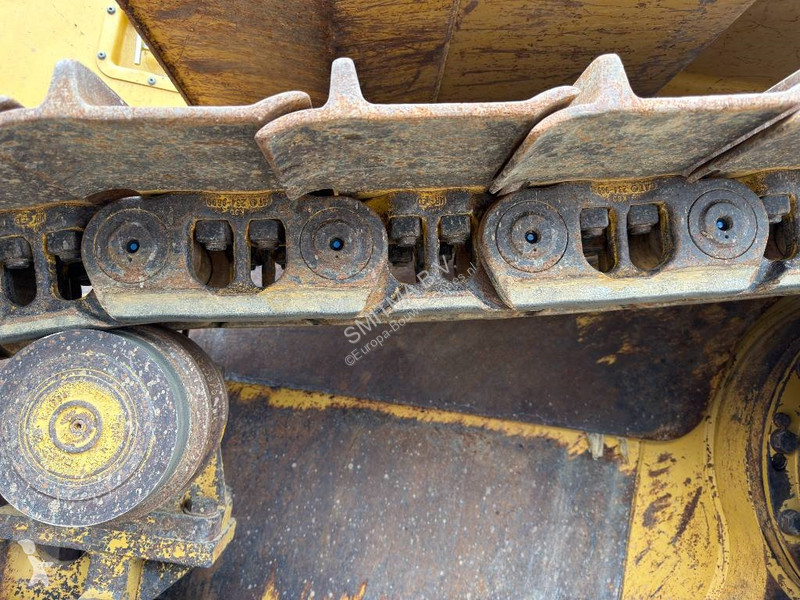 Buldozér Caterpillar D6T