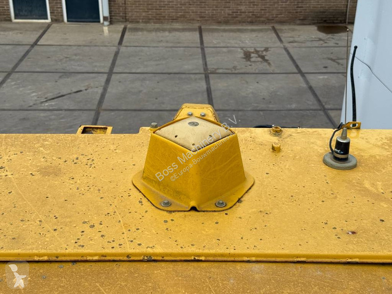 بلدوزر Komatsu - Backup Camera / Airco / CE + EPA