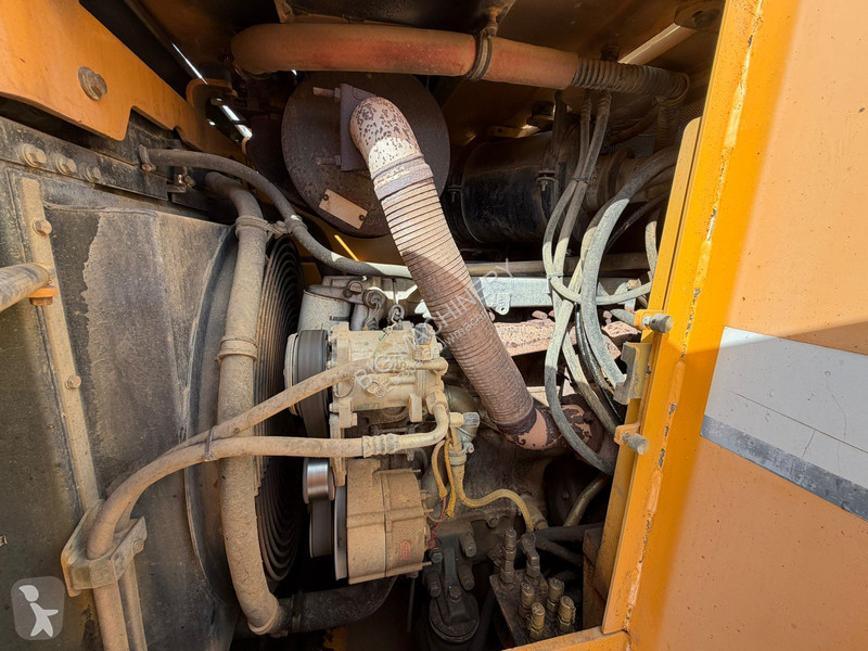 بلدوزر Liebherr LR622B