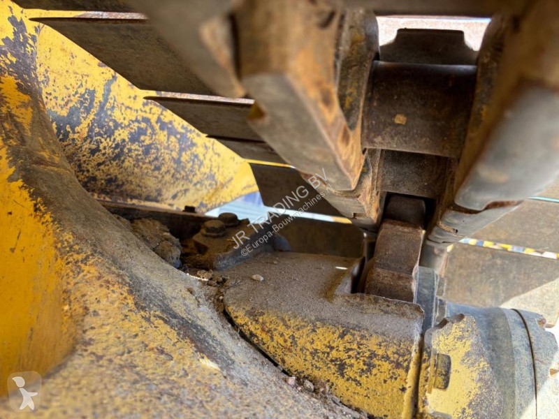 بلدوزر Komatsu D37 PX23